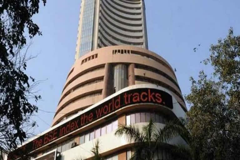 The Indian stock markets key indices, Sensex and Nifty, closed in the negative in a choppy day on Wednesday amid continued uncertainty over Russia-Ukraine tensions.