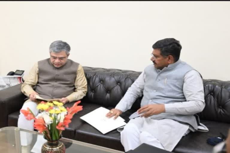 Rajasthan's Minister of State for Energy met the Railway Minister