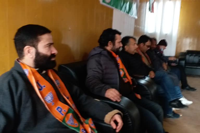 BJP Workers Meeting At Pulwama: پلوامہ میں بی جے پی کارکنان کا اجلاس منعقد