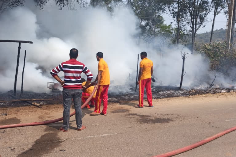 ଗ୍ଯାରେଜରେ ନିଆଁ, ହୁତୁ ହୁତୁ ହୋଇ ଜଳିଗଲା ୧୦ ବାଇକ