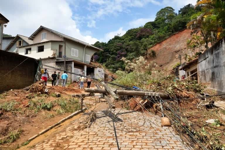 Brazil landslide and flood: 117 died