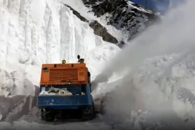 Snow Removal from Highway in Ganderbal