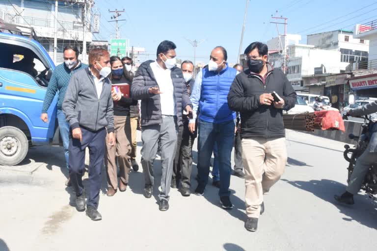 DM inspected smart city work in dehradun