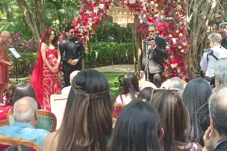 First picture from Farhan Akhtar and Shibani Dandekars wedding has surfaced online