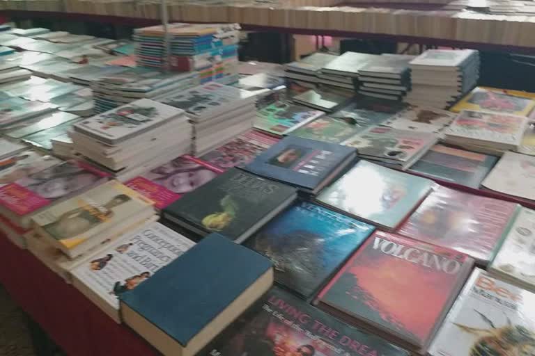 Books price of kilo in Bhavnagar: આ શહેરમાં વહેચાય છે કિલોના ભાવે પુસ્તકો