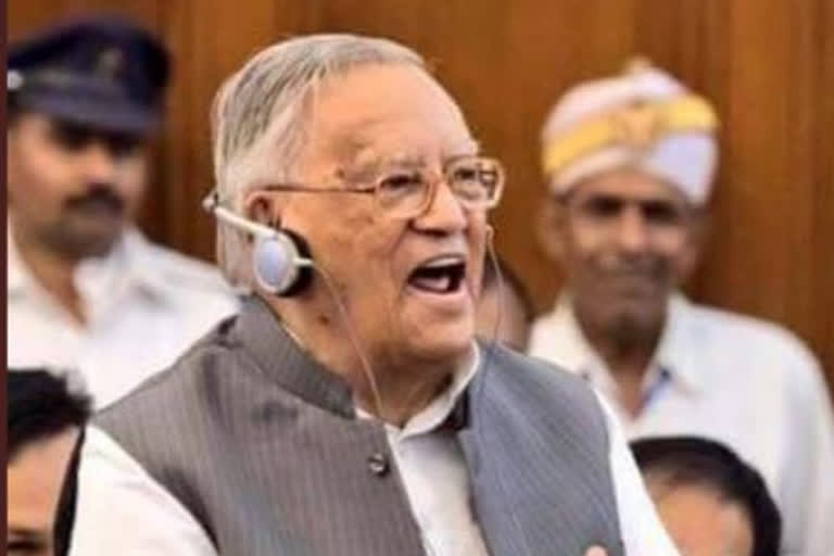 Leader of Opposition in the Uttar Pradesh Legislative Council and senior Samajwadi Party leader Ahmed Hasan died at a hospital in Lucknow on Saturday.