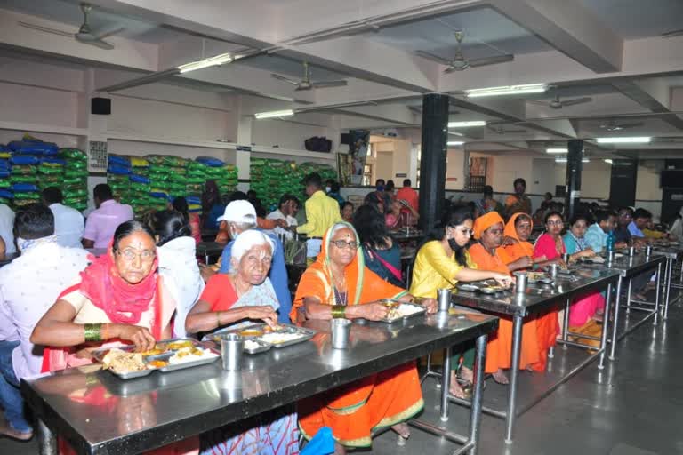 Vitthal Rukmini temple committee food pantry resumed