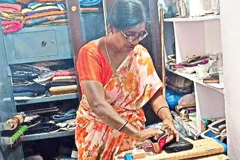 Tandoor theft case, dresses theft