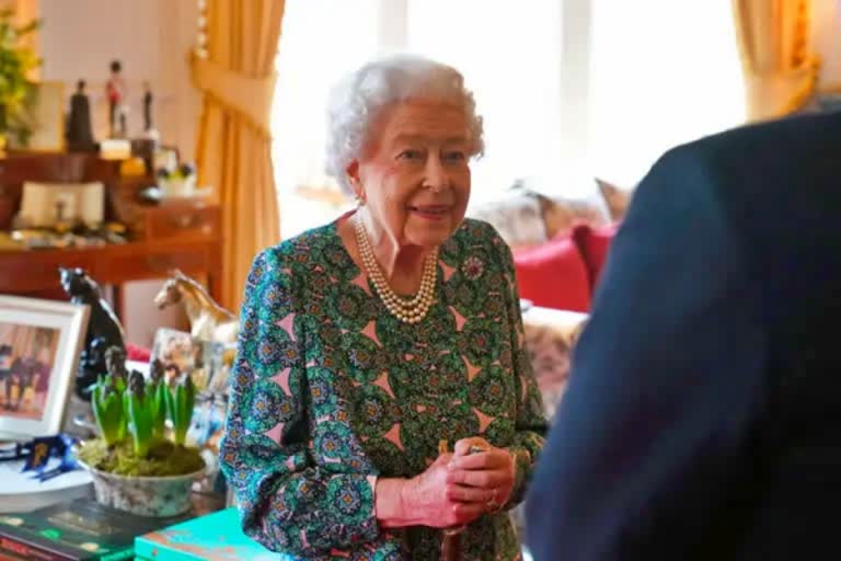 queen-elizabeth-tests-positive-for-covid-19