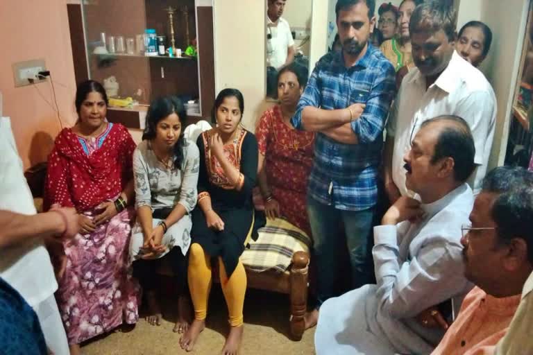 Minister Narayana gowda visited died harsha residence in Shimoga