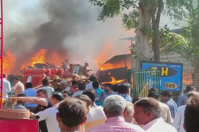 Fire in Bhavnagar Alang: ભાવનગરના અલંગ શિપયાર્ડમાં વિકરાળ આગ, ભારે જહેમત બાદ આગ પર કાબૂ