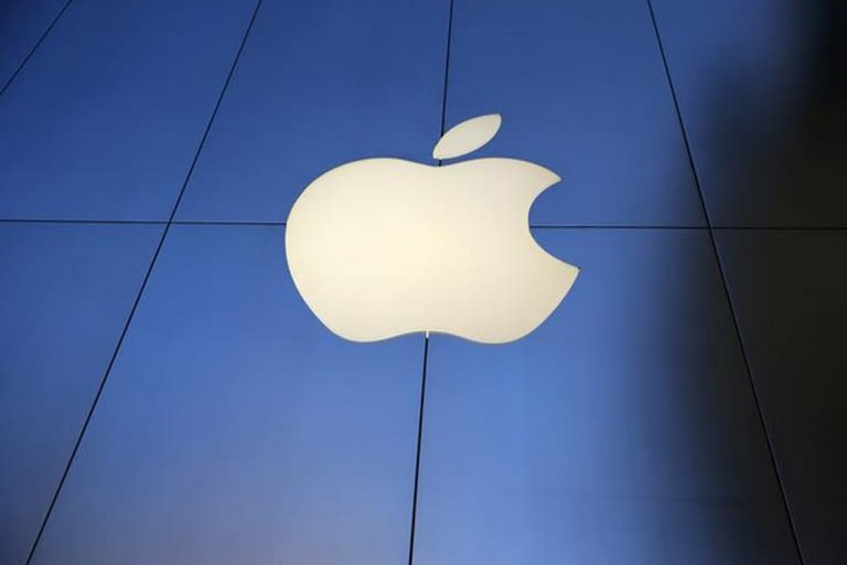 American tech giant Apple has likely delayed its foldable iPhone until 2025, and the company is said to be working on all-screen foldable MacBooks.