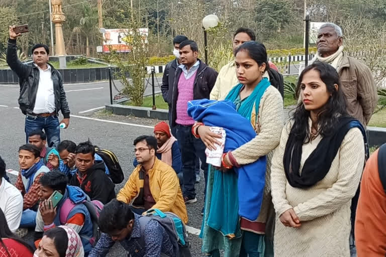 Teacher candidates protest in Motihari