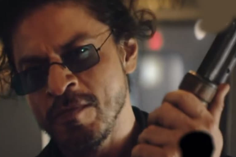 SRK storms social media with his 'toofani' comeback