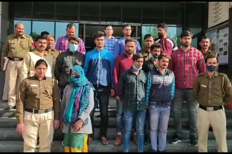 आगे की कार्रवाई में जुटी पुलिस