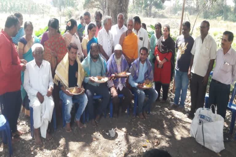 A Muslim family worshiped lord Ganesh