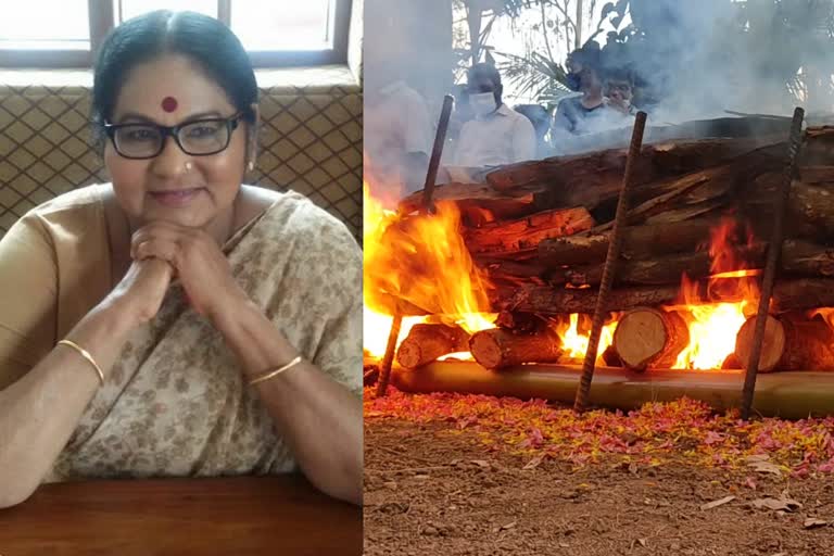 KPAC Lalitha body was cremated  cremation of KPAC Lalitha  കെപിഎസി ലളിതയുടെ സംസ്കാരം  കെപിഎസി ലളിതയ്ക്ക് സാംസ്‌കാരിക കേരളത്തിന്‍റെ അന്ത്യാഞ്ജലി  കെപിഎസി ലളിത മരണം  death of actress kpac lalitha  സിദ്ധാര്‍ഥ് ഭരതന്‍ ചിതയ്‌ക്ക് തീ കൊളുത്തി  Siddharth Bharathan  കേരള സംഗീത നാടക അക്കാദമി ചെയര്‍പേഴ്‌സണ്‍  കെപിഎസി ലളിതയുടെ മൃതദേഹം പൊതുദര്‍ശനം