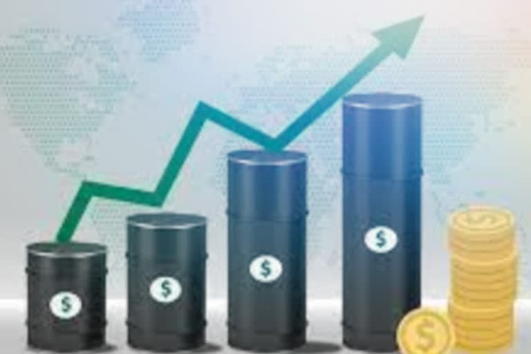 Oil prices soar past 100 dollar