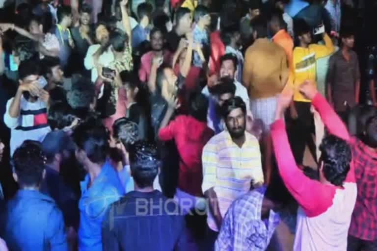 Watch: தமிழ்நாடு எங்கும் வலிமைக் கொண்டாட்டம்...!