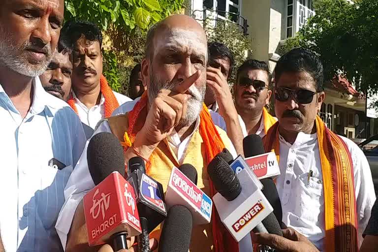 Pramod Muthalik, who spoke on the murder case of Harsha