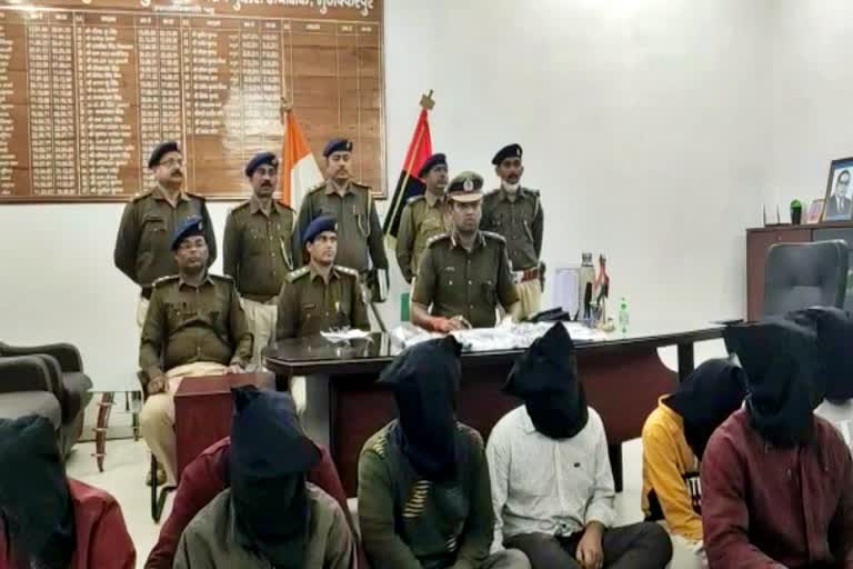 मुजफ्फरपुर में 10 अपराधी गिरफ्तार