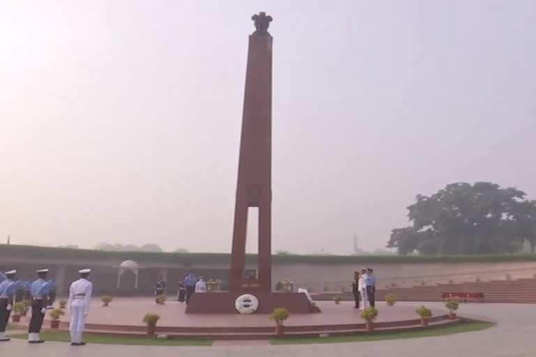 Services chiefs, Defence Secretary lay wreath at National War Memorial on its third anniversary