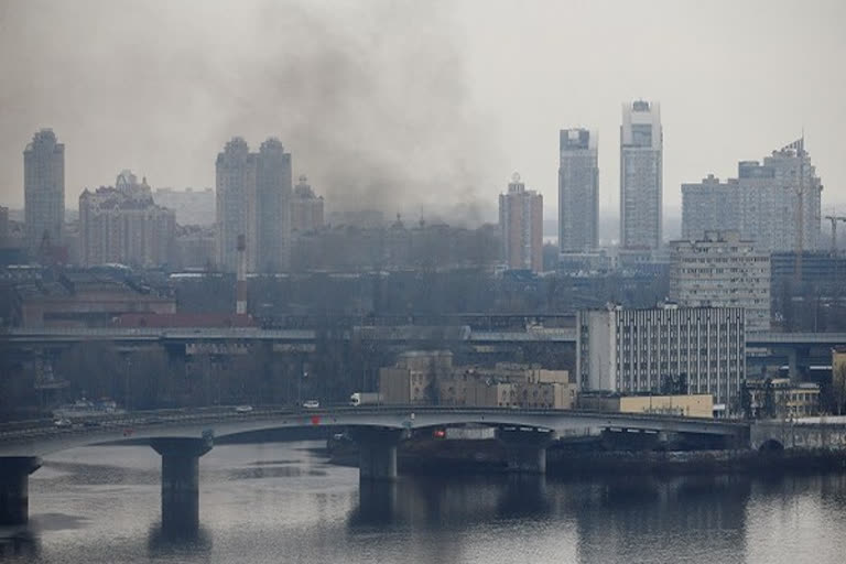 Ukraine: Explosions heard in central Kiev