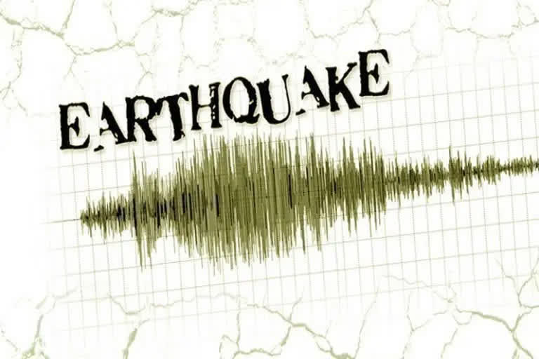 earthquake kills two  west Indonesia earthquake  ഇന്തോനേഷ്യയിൽ ഭൂചലനം  കെട്ടിടങ്ങള്‍ക്ക് തകരാര്‍