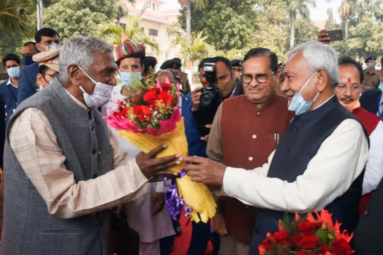 Governor Fagu Chauhan praised CM Nitish Kumar
