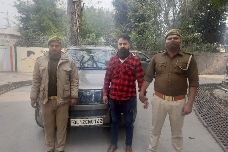 Police caught car and accused that did accident in Noida