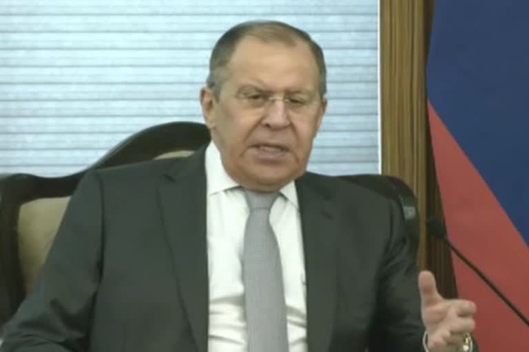 Russia Ukraine War  യുക്രൈനോട് റഷ്യ  കീഴടങ്ങിയാൽ ചർച്ചയ്‌ക്ക് തയ്യാറെന്ന് യുക്രൈനോട് റഷ്യ  Russian Foreign minister Sergei Lavrov statement  Russia about lays down arms