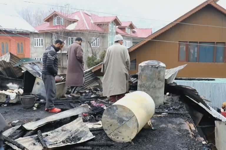 fire-in-ganderbal-one-residential-housed-damaged