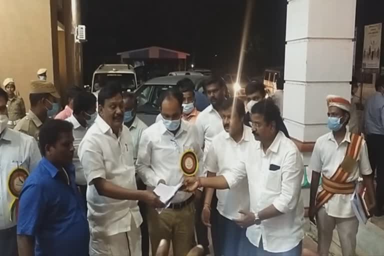 உக்ரைனில் தவிக்கும் மருத்துவ மாணவர்கள்- மாவட்ட ஆட்சியரிடம் மீட்க பெற்றோர் கோரிக்கை