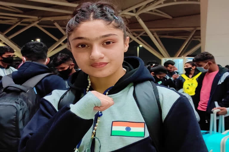 Kashmir girl Sadia Tariq wins gold medal in Wushu championship in Russia