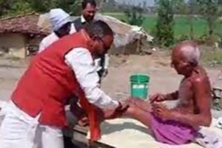 bjp mla bhupesh chaubey video viral duing oil massage