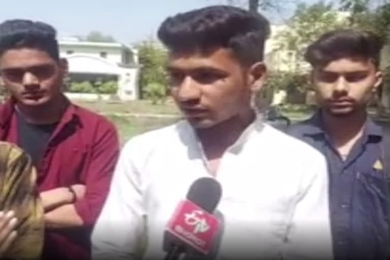 Bhilwara youth speaks on corruption