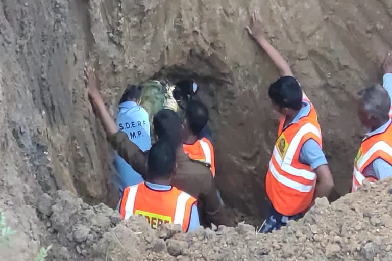 7 year old boy fell in borewell