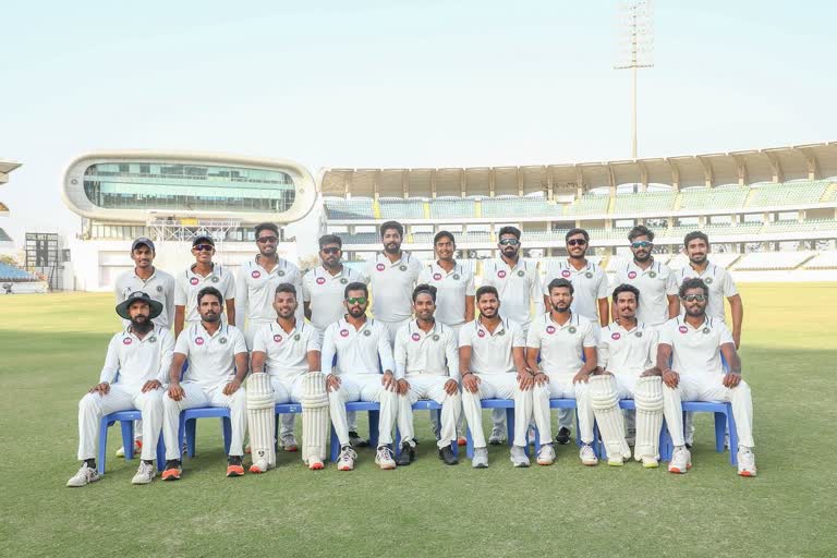 Kunnummal starts as Kerala stun Gujarat by eight wickets  ranji trophy  rohan kunnummal  രോഹന്‍ കുന്നുമ്മല്‍  കേരളം-ഗുജറാത്ത്  രഞ്‌ജി ട്രോഫി