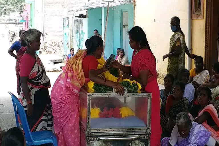 Son stranded in Ukraine: Mother dies in Tirupattur