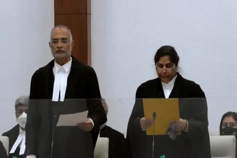 Delhi high court Delhi high court : દિલ્હી હાઈકોર્ટને મળ્યા ચાર નવા ન્યાયાધીશો, મુખ્ય ન્યાયાધીશે લેવડાવ્યા શપથ