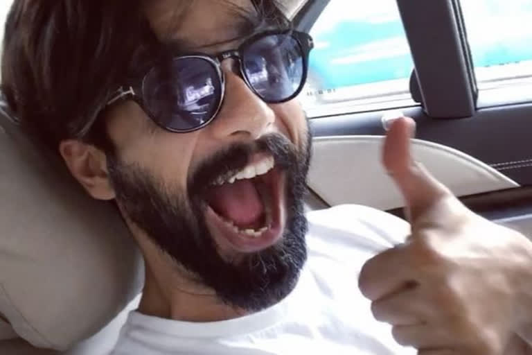 Shahid Kapoor buys new car  Shahid Kapoor Mercedes Maybach  shahid kapoor swanky cars  shahid kapoor buys luxury car  Shahid Kapoor upcoming movies  Shahid Kapoor brings home swanky car  പുതിയ കാര്‍ സ്വന്തമാക്കി ഷാഹിദ്‌