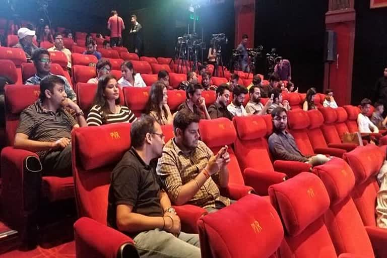 theaters full fledge  covid restrictions lifts for theatre  theater owners in hope  തിയേറ്ററുകൾ നിയന്ത്രണങ്ങളില്ല  മുഴുവൻ സീറ്റിലും ആളുകളെ പ്രവേശിപ്പിച്ച് തിയേറ്റർ  തിയേറ്റർ ഉടമകൾ