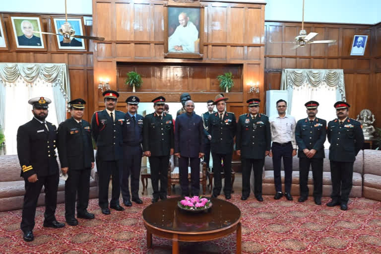 Governor honored cadets who took part in Republic Day parade