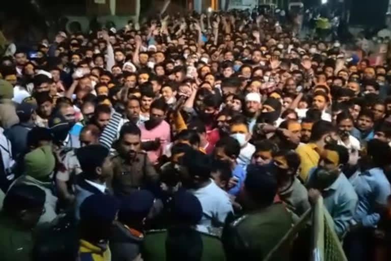 Crowd of devotees gathered in temple Baba Mahakal