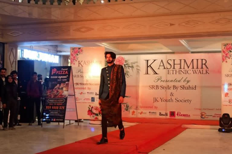 J-K: Mega fashion show held in Srinagar