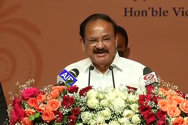 vice president venkaiah naidu presents Ramineni Foundation awards