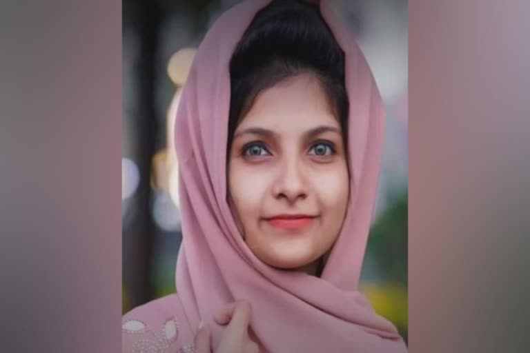 vlogger rifa mehnu found dead in dubai  Rifa Mehnu  rifa mehnu dead  rifa mehnu passes away  വ്ളോഗർ റിഫ മെഹ്‌നുവിനെ ദുബായിൽ മരിച്ച നിലയിൽ കണ്ടെത്തി  മലയാളി വ്ളോഗർ റിഫ മെഹ്‌നു അന്തരിച്ചു  റിഫ മെഹ്‌നു  യൂട്യൂബർ റിഫ മെഹ്‌നു