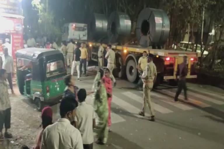Accident Death in Surat : સુરતમાં કાળમુખી ડમ્પરે એક વ્યક્તિને અડફેટે લેતા મૃત્યુ