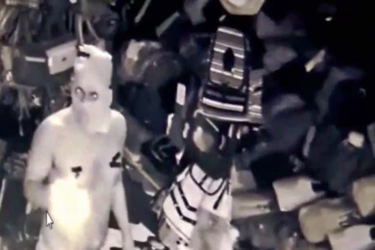 பல்பொருள் அங்காடியில் திருட்டு...வெளியான சிசிடிவி காட்சிகள்!