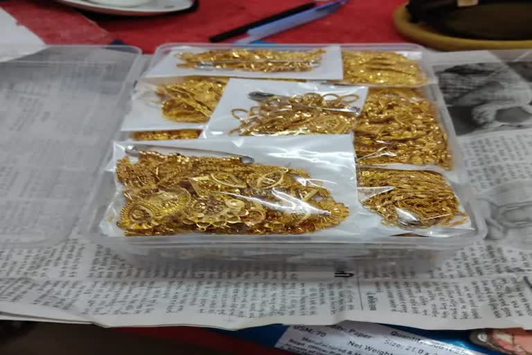 gold seized from Mumbai-Bhubaneswar Konark Express